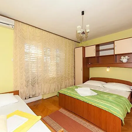 Ivo Mravicic House 1 Apartment