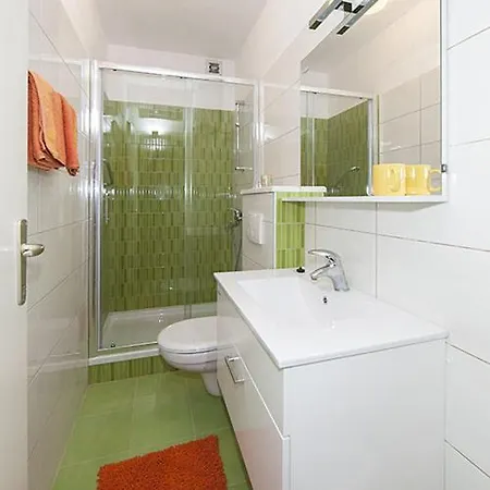 Apartment Ivo Mravicic House 1 Tucepi